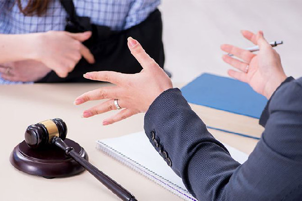 Lawyer for Injury at Work: How to Choose the Right Legal Representation