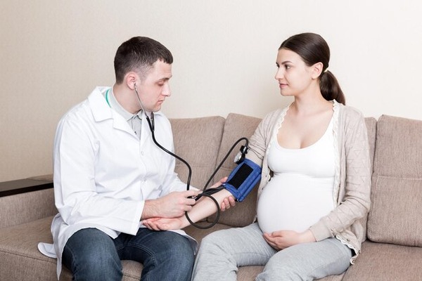 HOW HIGH BLOOD PRESSURE AFFECT PREGNANCY? A RISK FACTOR FOR PREECLAMPSIA.