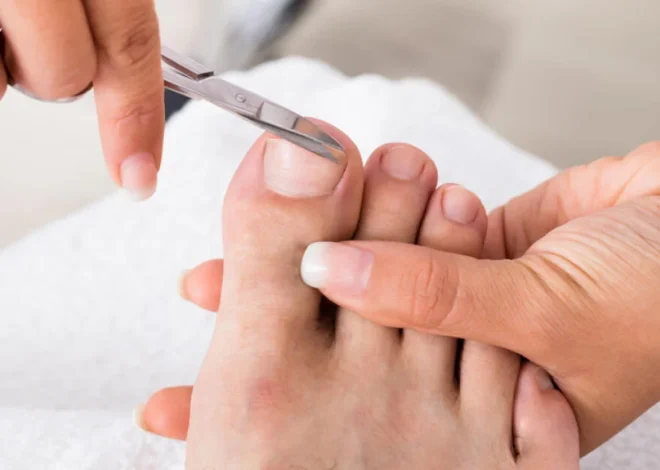 Benefits Using Long Handled Toenail Clippers for Elderly