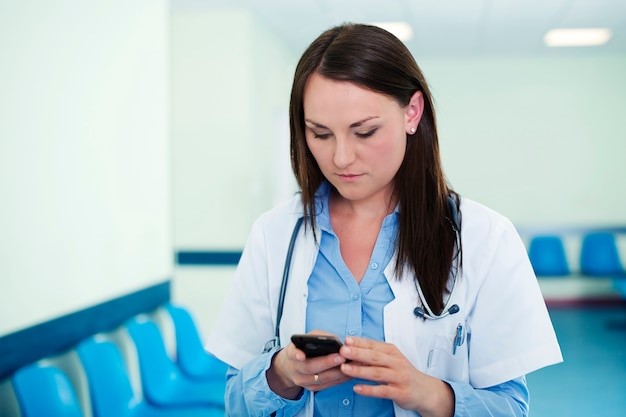 What Are the Benefits of a Blue Paging System for Hospitals?