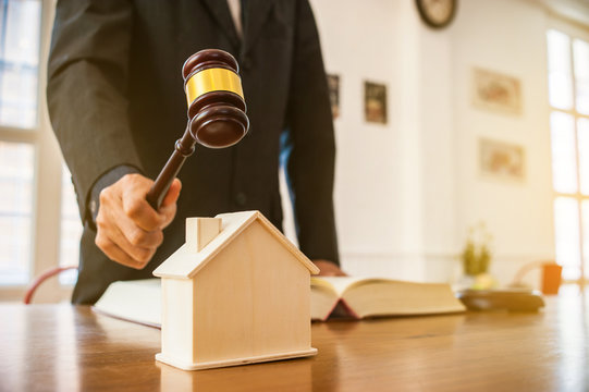 Real estate lawyers in Dubai